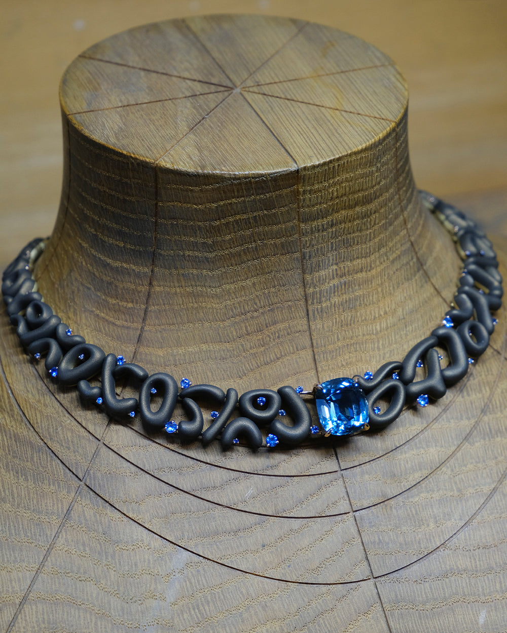 COLLIER M